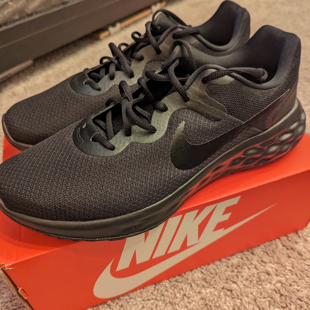 Nike Revolution Men's Running Shoes